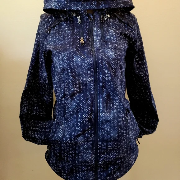 Lululemon jacket - Picture 2 of 5